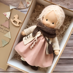 Delikatna lalka z naturalnych włókien dla dzieci 35 cm
