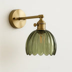 Wandleuchte mit Glas Schirm in Tulpenform