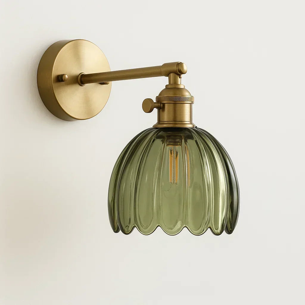 Wandleuchte mit Glas Schirm in Tulpenform