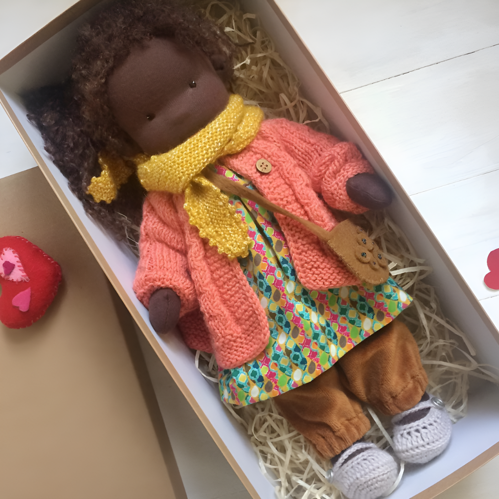 Delikatna lalka z naturalnych włókien dla dzieci 35 cm