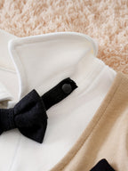 MiniGent Baby Strampler mit Fliege und Sakko-Design