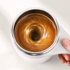 MixMug selvomrørende drikkebæger