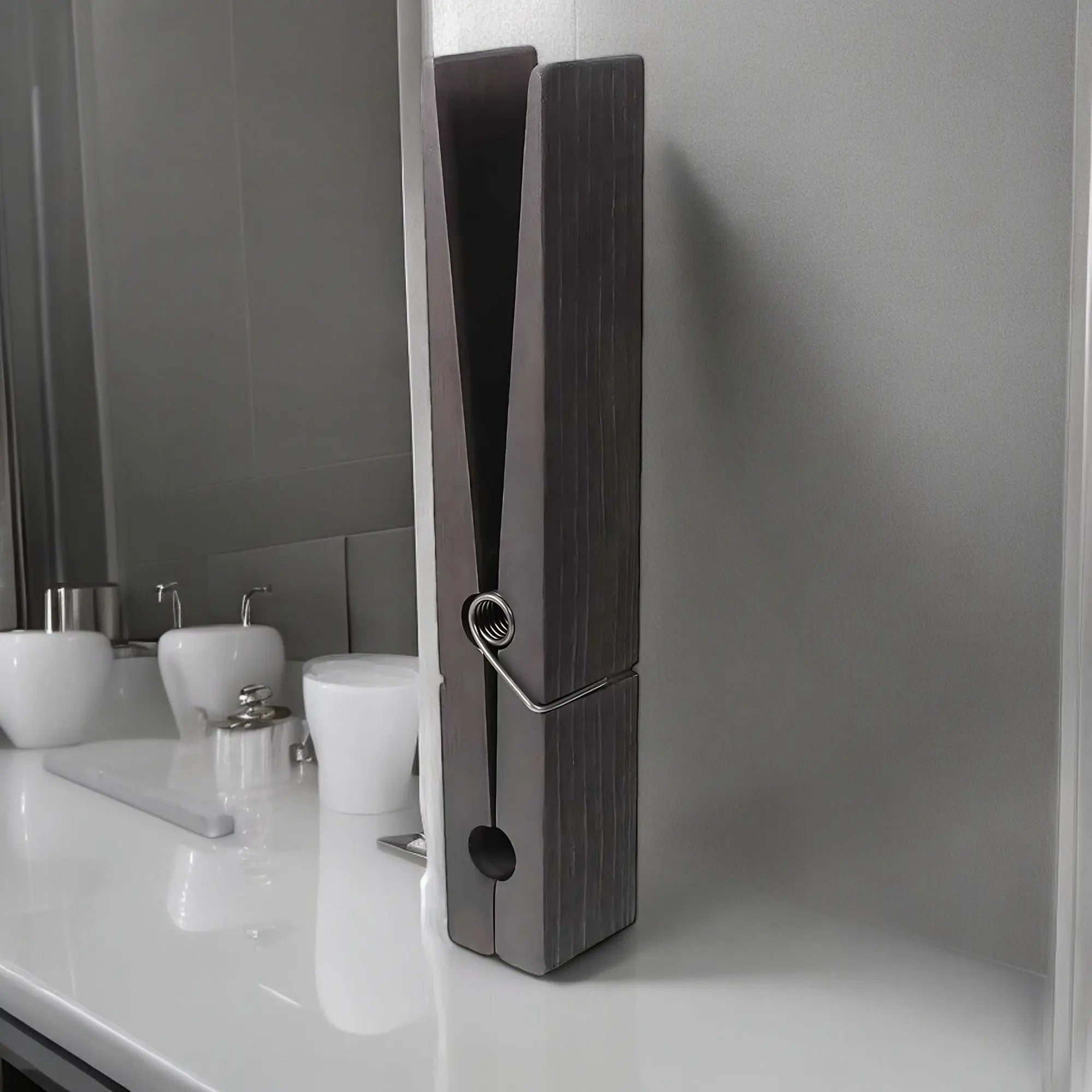 ClipWood håndklædeholder i træ med klemme-design
