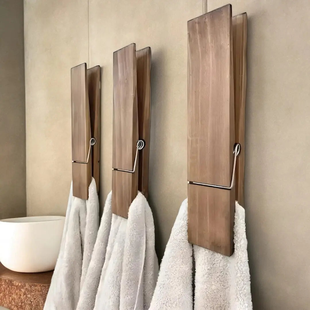 ClipWood håndklædeholder i træ med klemme-design