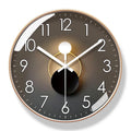Runde Wanduhr mit lautlosem Uhrwerk und klarer Gestaltung