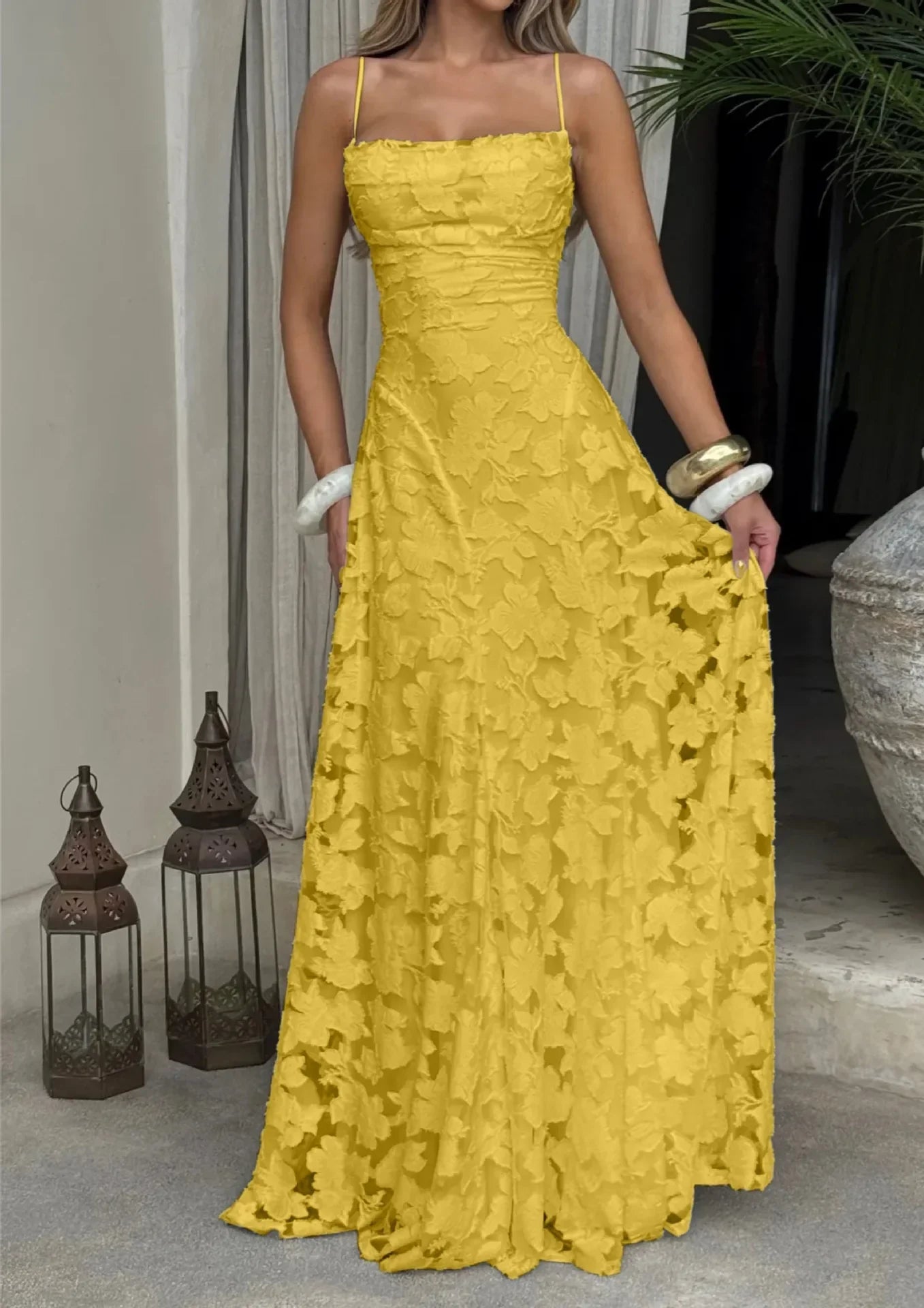 Blütenzauber Maxikleid mit Schnürdetail – Florales Sommerkleid Damen