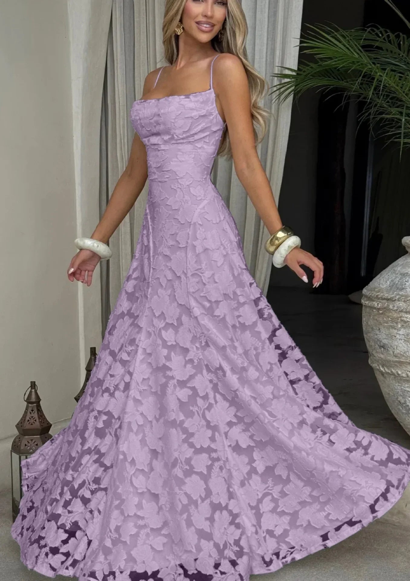 Blütenzauber Maxikleid mit Schnürdetail – Florales Sommerkleid Damen