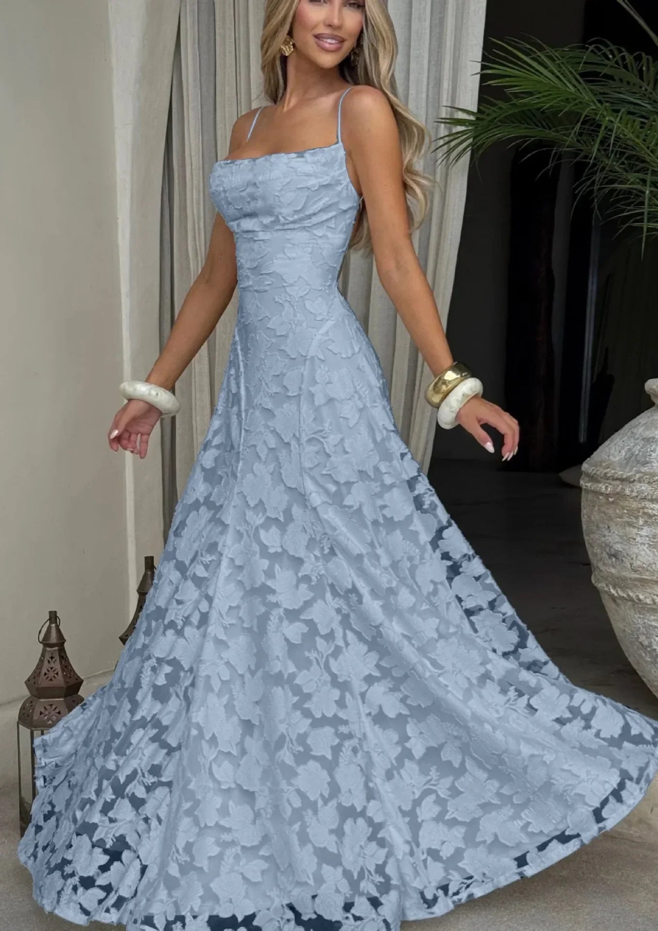 Blütenzauber Maxikleid mit Schnürdetail – Florales Sommerkleid Damen