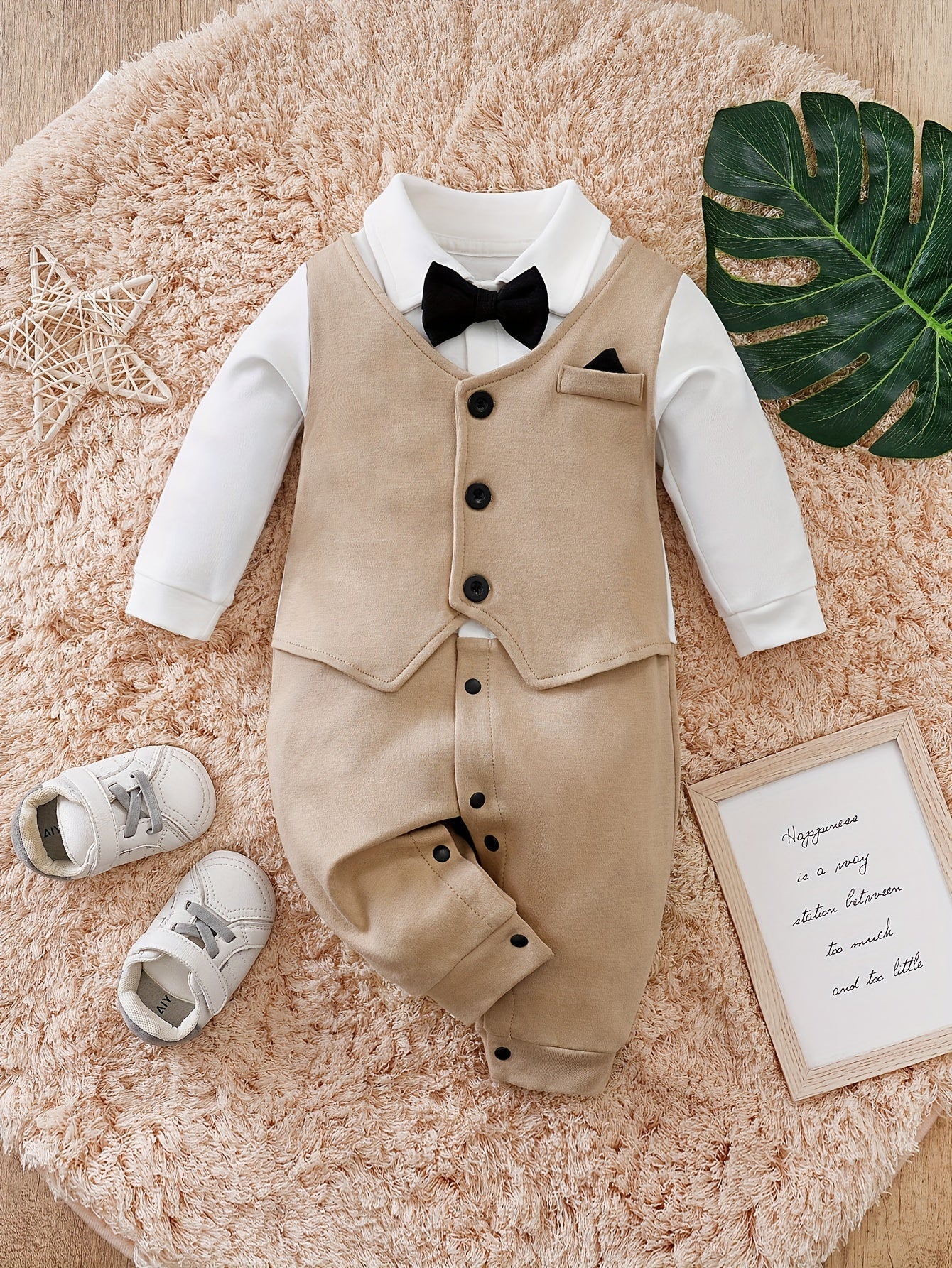 MiniGent Baby Strampler mit Fliege und Sakko-Design