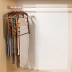 Platzsparender Massivholz Kleiderbügel für den Schrank