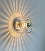 Glavira Wandleuchte mit Glas Kugel und Metallhalterung