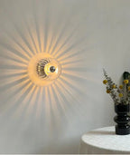 Glavira Wandleuchte mit Glas Kugel und Metallhalterung