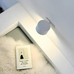 Bezprzewodowa lampa ścienna LED z obrotową głowicą i ładowaniem USB