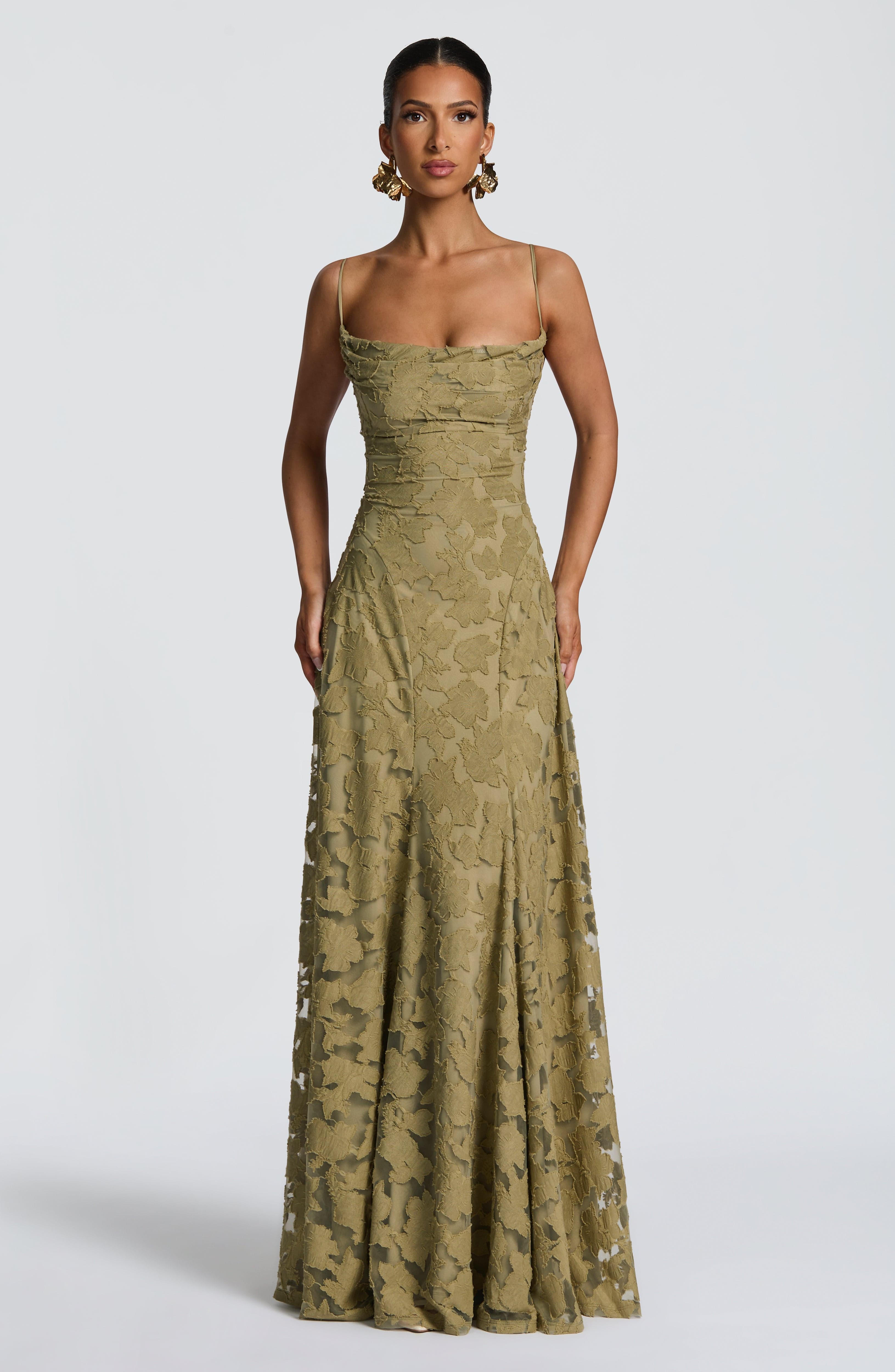 Blütenzauber Maxikleid mit Schnürdetail – Florales Sommerkleid Damen