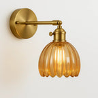 Wandleuchte mit Glas Schirm in Tulpenform