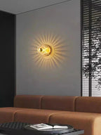 Glavira Wandleuchte mit Glas Kugel und Metallhalterung