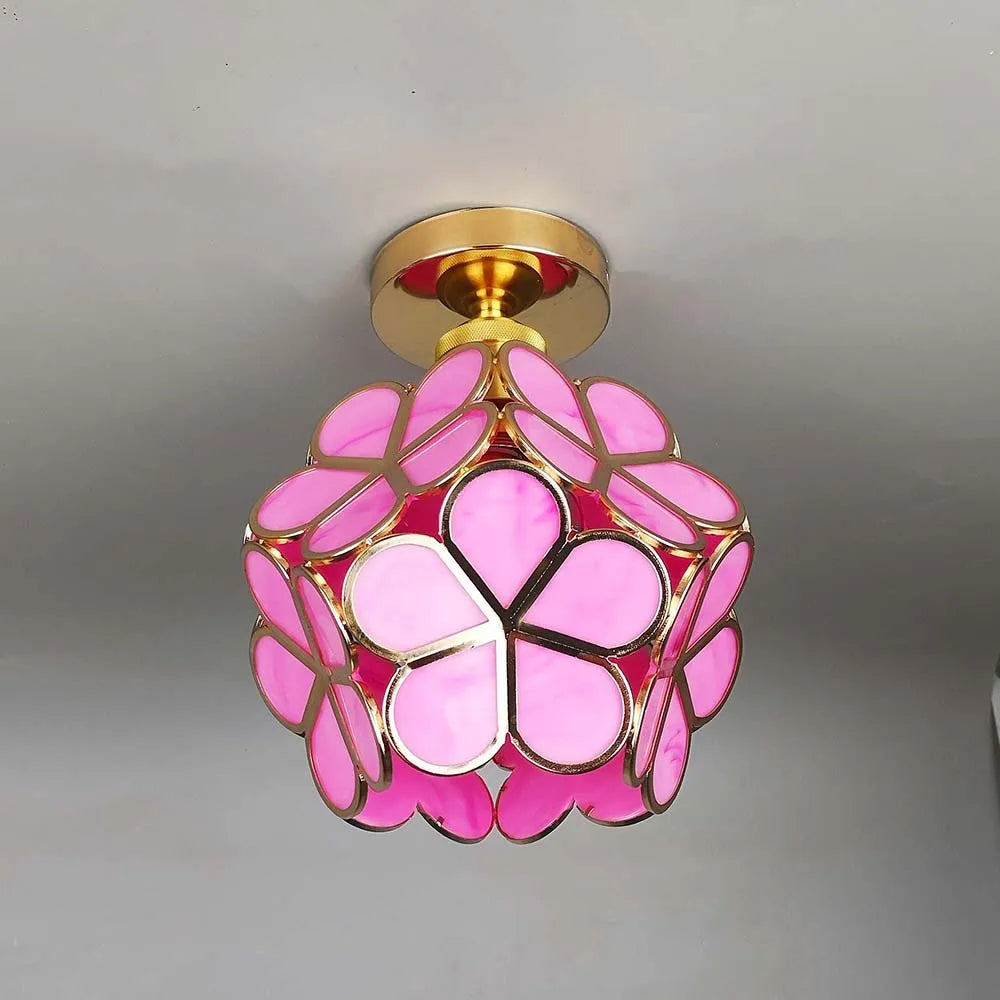 Lampa sufitowa z kryształowym wykończeniem, nastrojowe oświetlenie