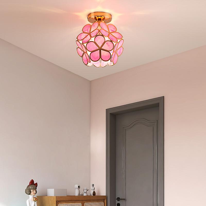 Lampa sufitowa z kryształowym wykończeniem, nastrojowe oświetlenie