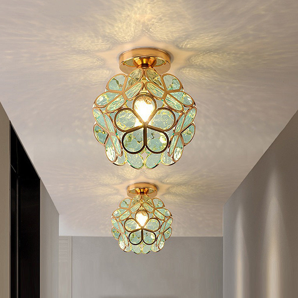 Lampa sufitowa z kryształowym wykończeniem, nastrojowe oświetlenie