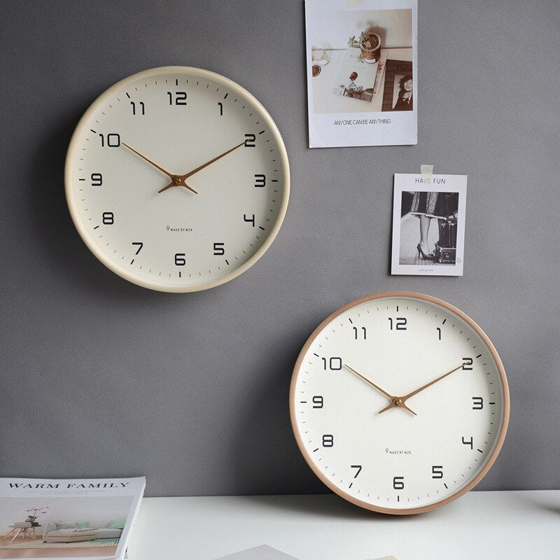 Zegar ścienny Holz z cichym mechanizmem i minimalistycznym designem