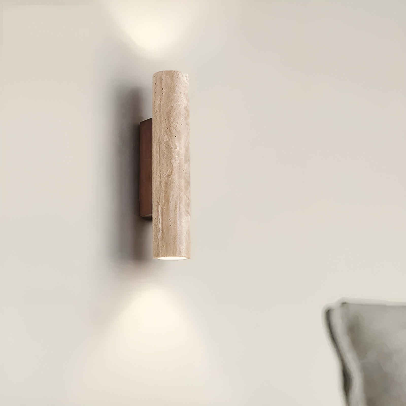 Wandleuchte aus Steinoptik mit LED Beleuchtung