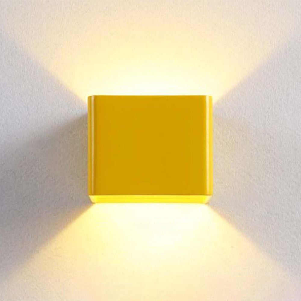 NoirCube Kwadratowa Lampa Ścienna Metal Czarny Kompaktowa Wnętrze